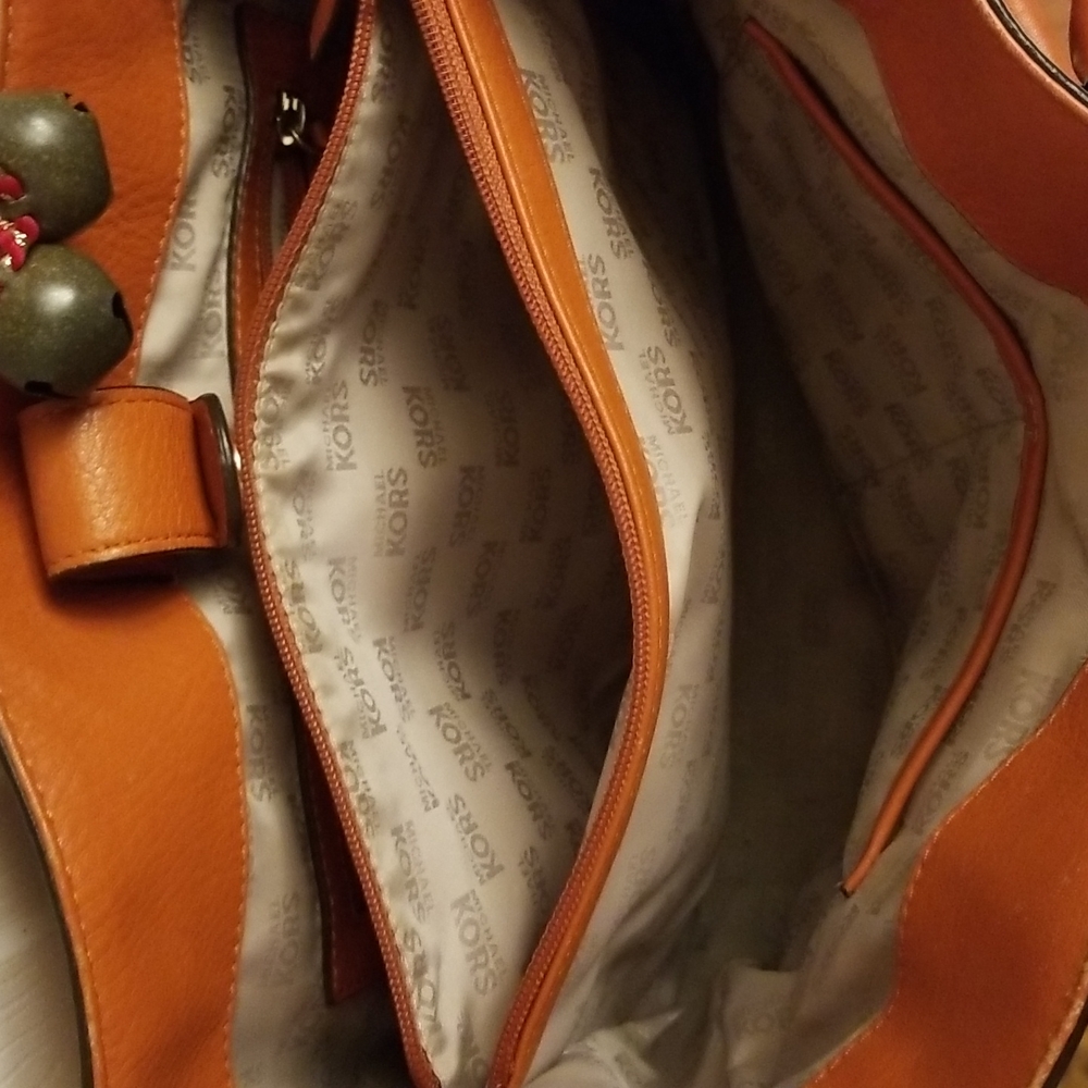 โAutumn orange Michael Kors bagโฃ - Picture 9 of 15